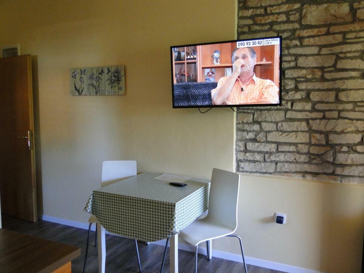 Apartment Pino Umag Exterior photo
